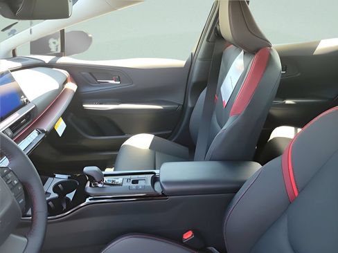 New 2026 Toyota Prius Plug-In Hybrid FWD image 12