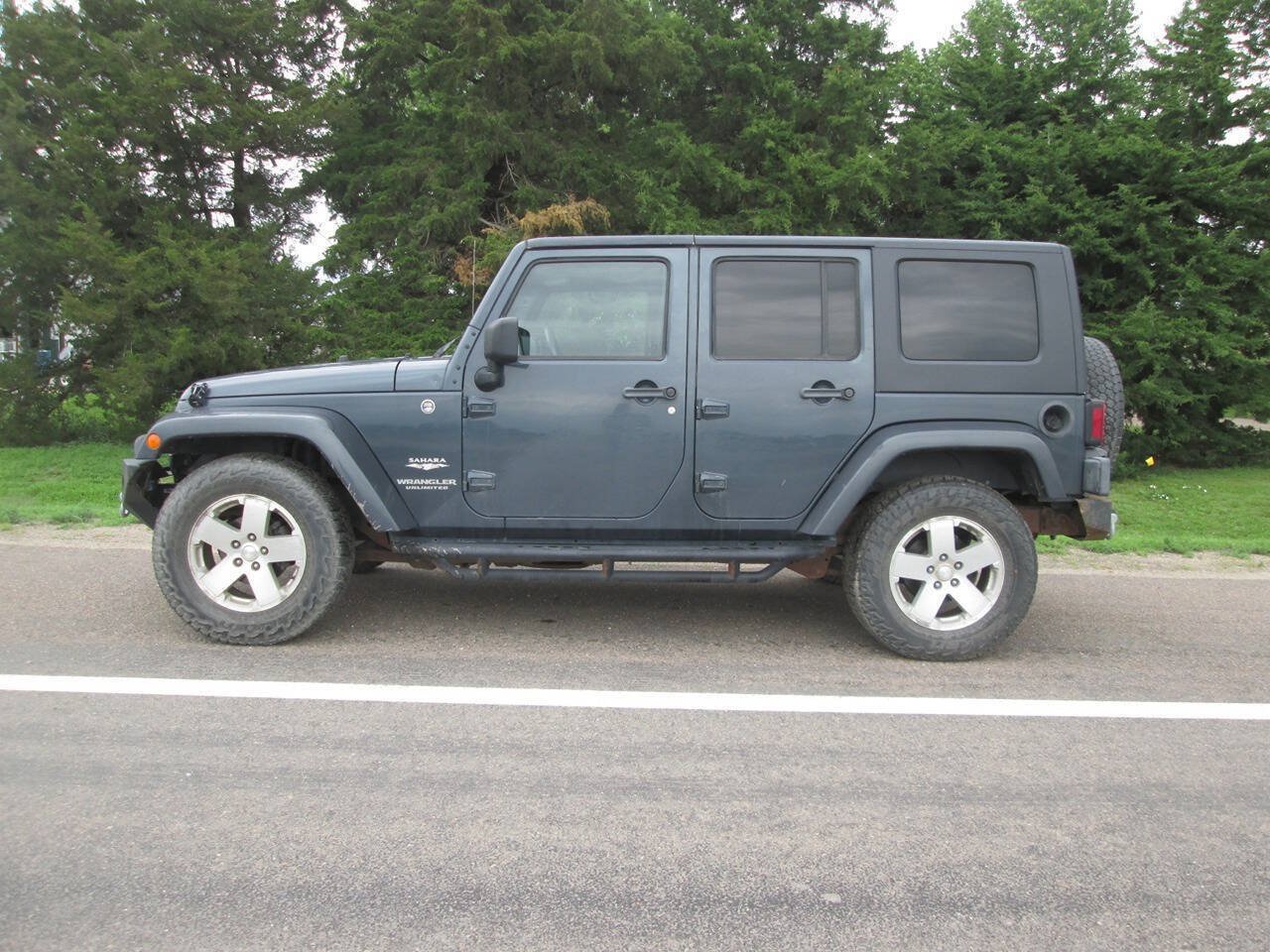Used 2008 Jeep Wrangler Unlimited Sahara w/ Trailer Tow Group AWD/4WD image 11