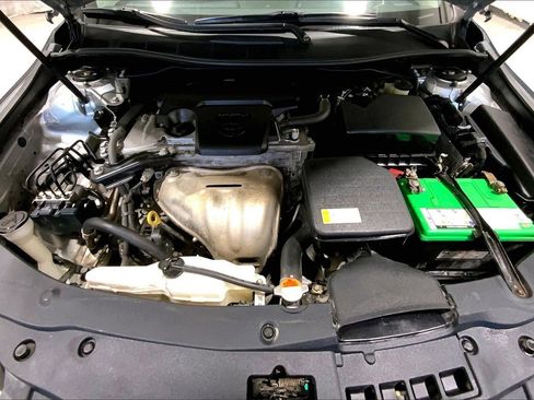 Used 2016 Toyota Camry LE image 9