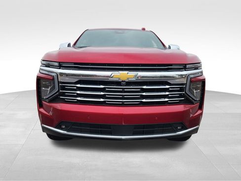 New 2025 Chevrolet Suburban Premier image 8