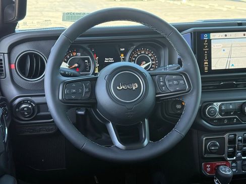 New 2025 Jeep Gladiator Rubicon image 30