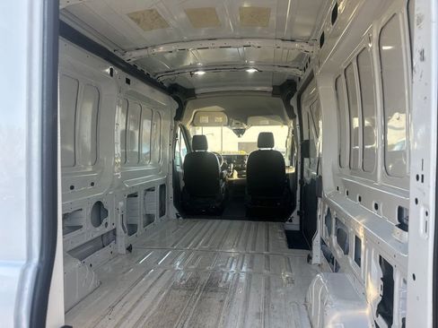 Used 2023 Ford Transit 250 Base image 7