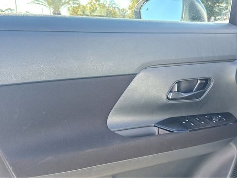 Used 2025 Nissan Kicks S image 16