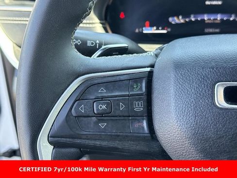 Used 2023 Jeep Grand Cherokee L Laredo AWD/4WD image 28