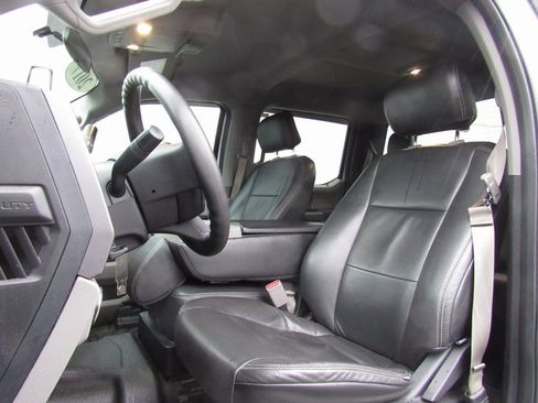 Used 2017 Ford F350 XLT w/ XLT Value Package image 4