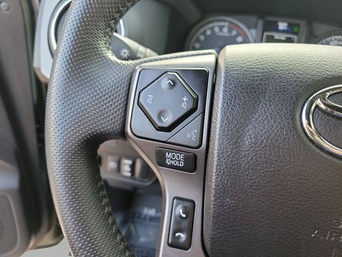 Used 2022 Toyota Tacoma TRD Sport w/ Technology Package RWD image 10