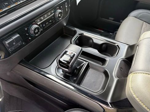 Used 2022 Chevrolet Silverado 1500 ZR2 w/ Technology Package image 22