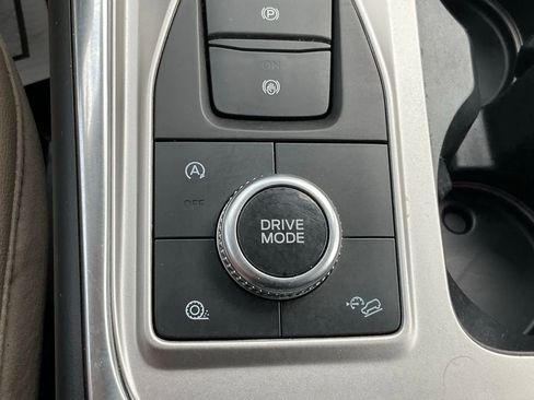 Used 2020 Ford Explorer Limited image 12