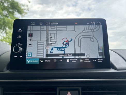 Used 2025 Honda Pilot Elite image 12