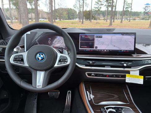 New 2026 BMW X5 xDrive50e w/ M Sport Package AWD/4WD image 3