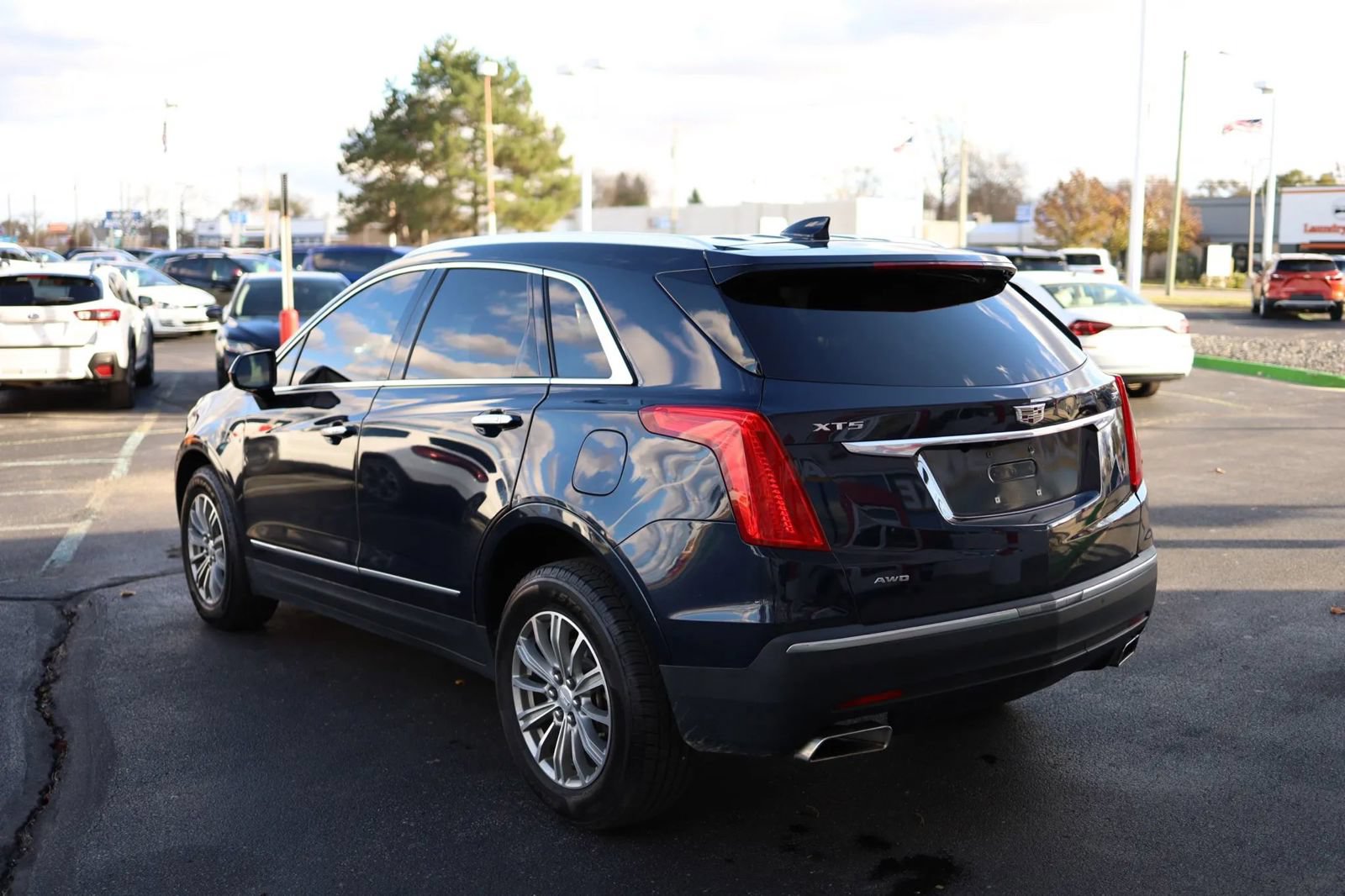 Used 2017 Cadillac XT5 Luxury w/ Driver Awareness Package AWD/4WD image 5