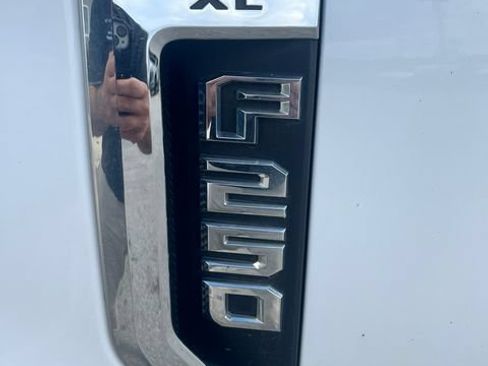 Used 2019 Ford F250 XL w/ Power Equipment Group AWD/4WD image 7