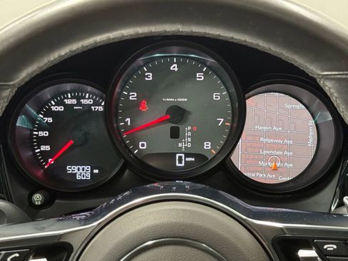 Used 2015 Porsche Macan S w/ Premium Package Plus image 18