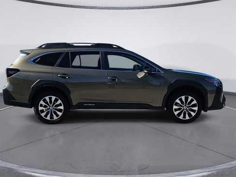 Certified 2023 Subaru Outback Limited image 2