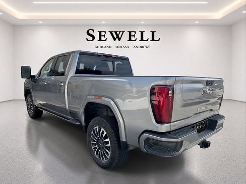 Used 2024 GMC Sierra 2500 Denali Ultimate AWD/4WD image 3