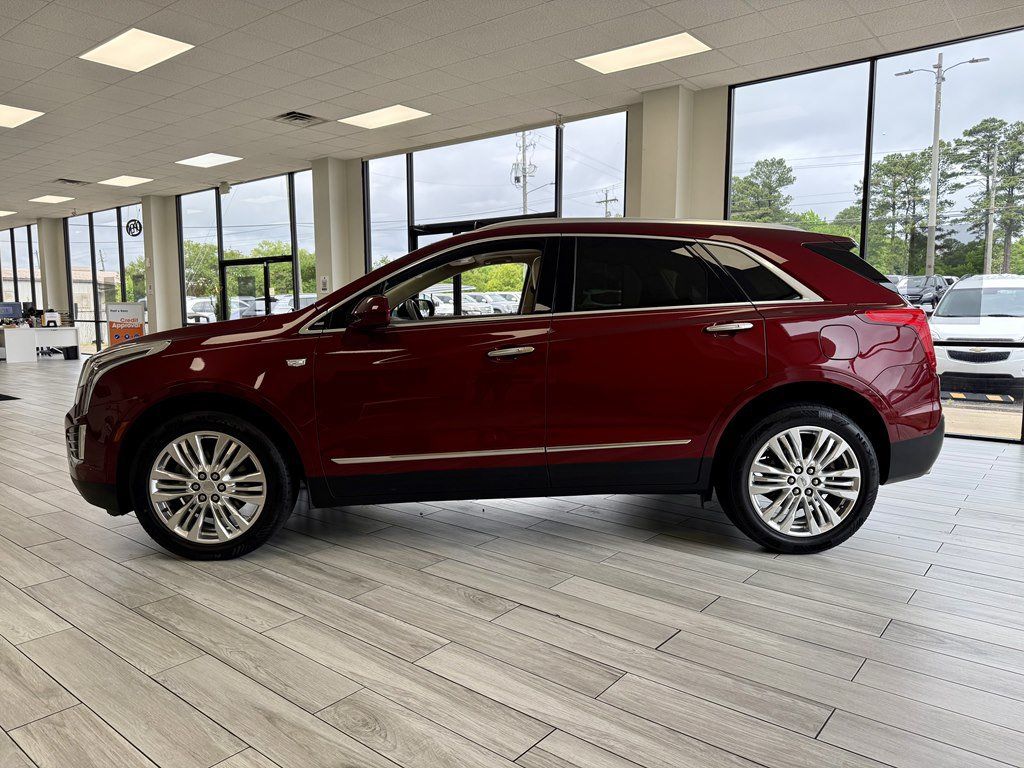 Used 2017 Cadillac XT5 Premium Luxury FWD image 4