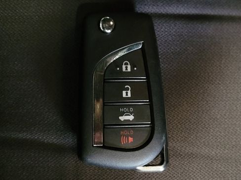 Used 2019 Toyota Camry LE FWD image 27