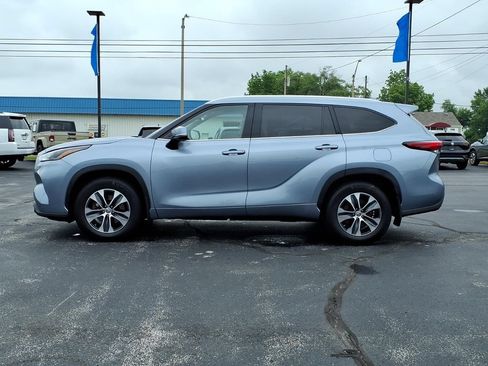 Used 2022 Toyota Highlander XLE AWD/4WD image 18