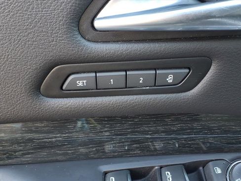 Used 2022 Cadillac XT4 Premium Luxury w/ Cold Weather Package image 18