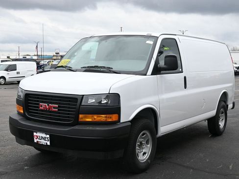 New 2026 GMC Savana 2500 w/ Driver Convenience Package image 7