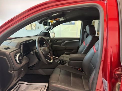 Used 2025 Chevrolet Colorado Z71 w/ Technology Package AWD/4WD image 14