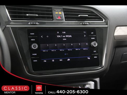 Used 2020 Volkswagen Tiguan SE w/ Panoramic Sunroof Package FWD image 10