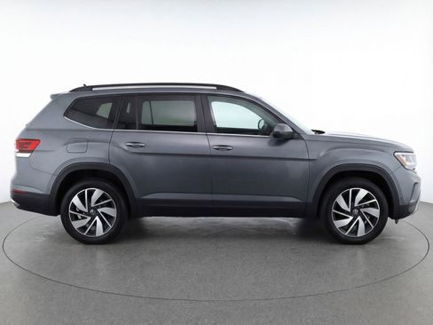 Used 2024 Volkswagen Atlas SE image 11