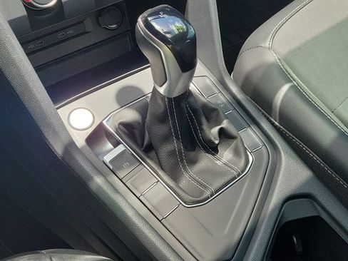 Certified 2022 Volkswagen Taos SE FWD image 25