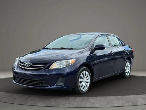 Used 2013 Toyota Corolla LE FWD image 1