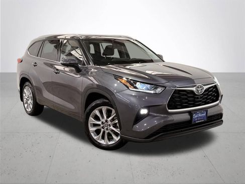 Used 2023 Toyota Highlander Limited AWD/4WD image 7