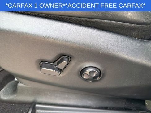 Used 2025 Chrysler Pacifica Limited image 28