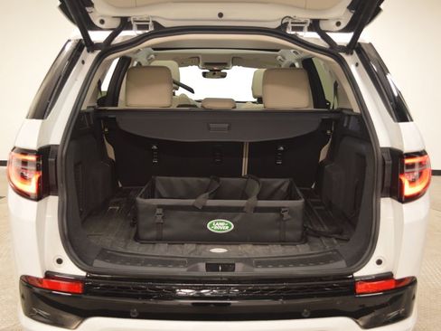 Used 2025 Land Rover Discovery Sport S image 39