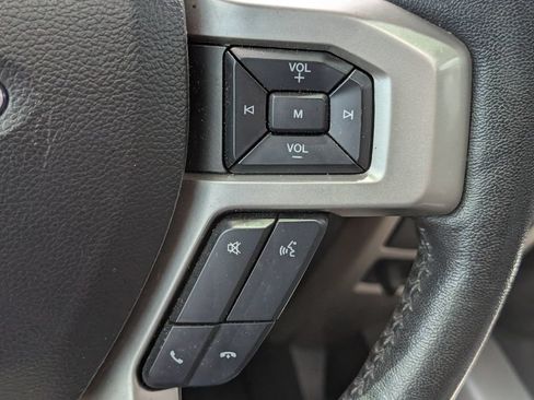 Used 2020 Ford F150 Lariat w/ Equipment Group 502A Luxury AWD/4WD image 13