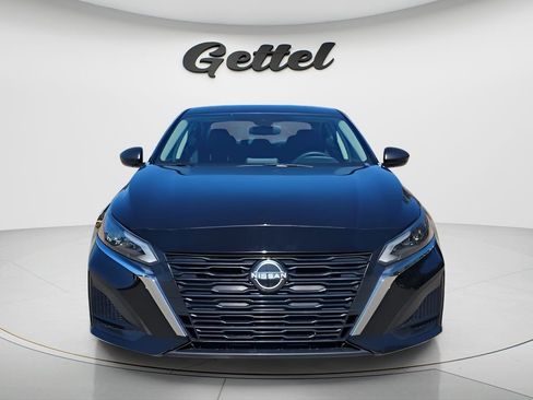 Used 2024 Nissan Altima 2.5 SV image 9