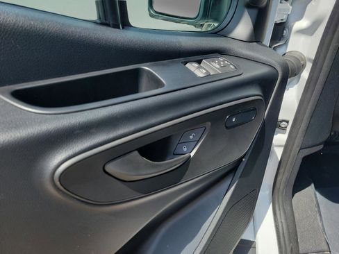 Used 2025 Mercedes-Benz Sprinter 2500 image 10
