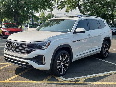 Used 2024 Volkswagen Atlas SEL Premium R-Line AWD/4WD image 3