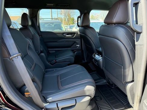 New 2025 Nissan Armada SL w/ Captain's Chari Seat Package image 28