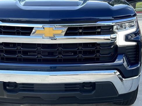 Used 2023 Chevrolet Silverado 1500 LT AWD/4WD image 10