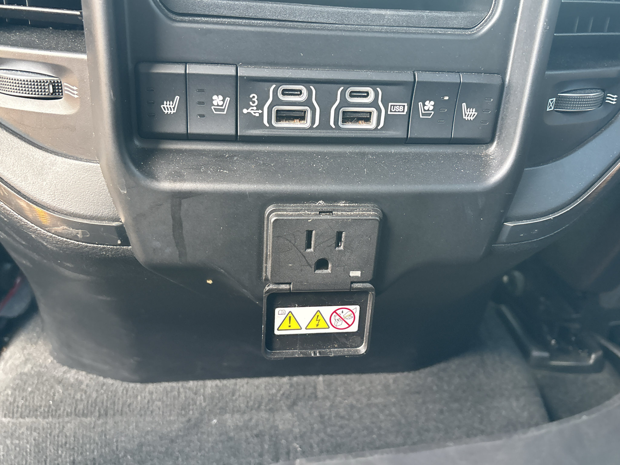Used 2020 RAM 1500 Limited AWD/4WD image 16