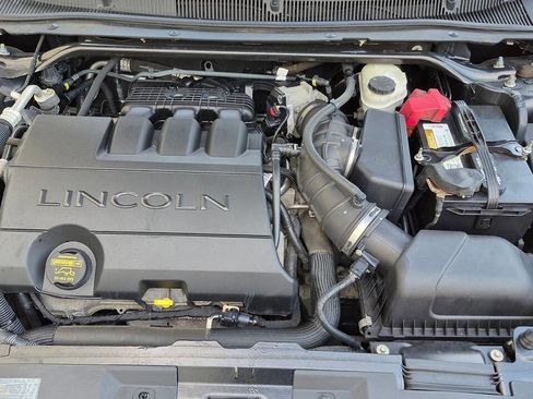 Used 2012 Lincoln MKS FWD image 77