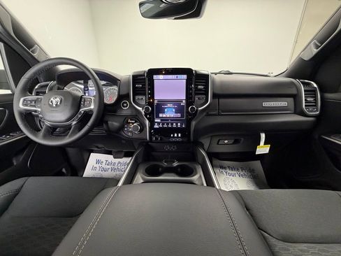 New 2026 RAM 1500 4x4 Crew Cab image 9