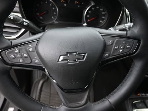 Used 2024 Chevrolet Equinox Premier image 18