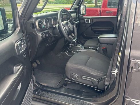 Used 2018 Jeep Wrangler Unlimited Sport S AWD/4WD image 6