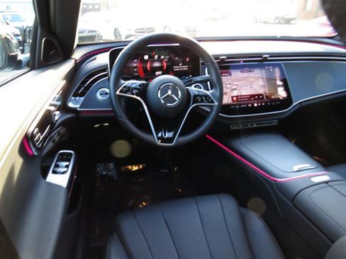 Used 2025 Mercedes-Benz E 350 4MATIC Sedan image 10