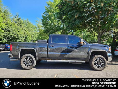 Used 2019 GMC Sierra 2500 4x4 Crew Cab w/ Sierra Convenience Package image 2