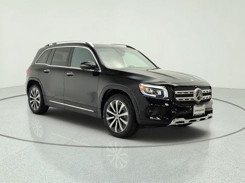 Used 2022 Mercedes-Benz GLB 250 image 3