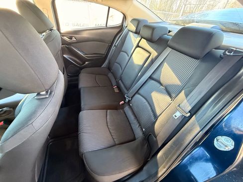 Used 2016 MAZDA MAZDA3 i Sport w/ Preferred Equipment Package image 19