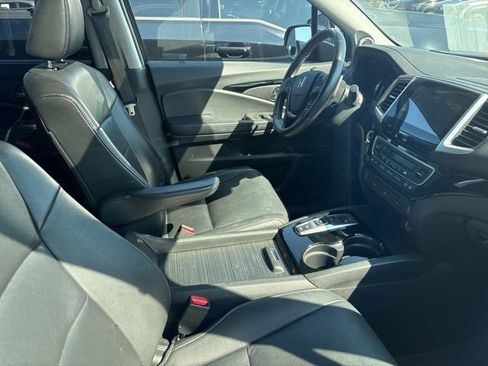 Used 2017 Honda Pilot Touring image 7