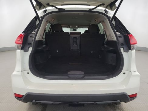 Used 2018 Nissan Rogue SV image 29