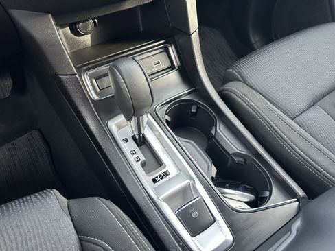 Used 2024 Subaru Ascent Premium w/ Convenience Package image 13